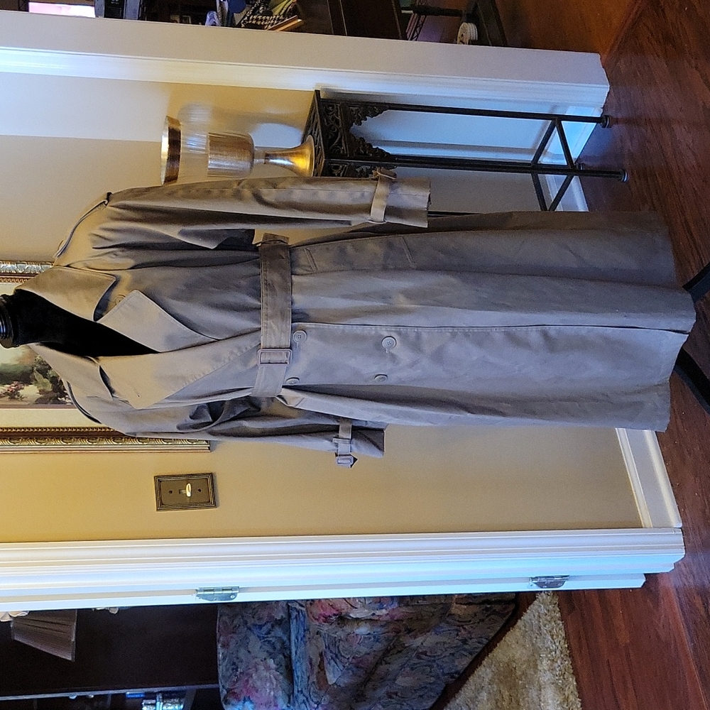 John Weitz taupe gray double breasted trench coat fully lined epaulets 14 EUC…